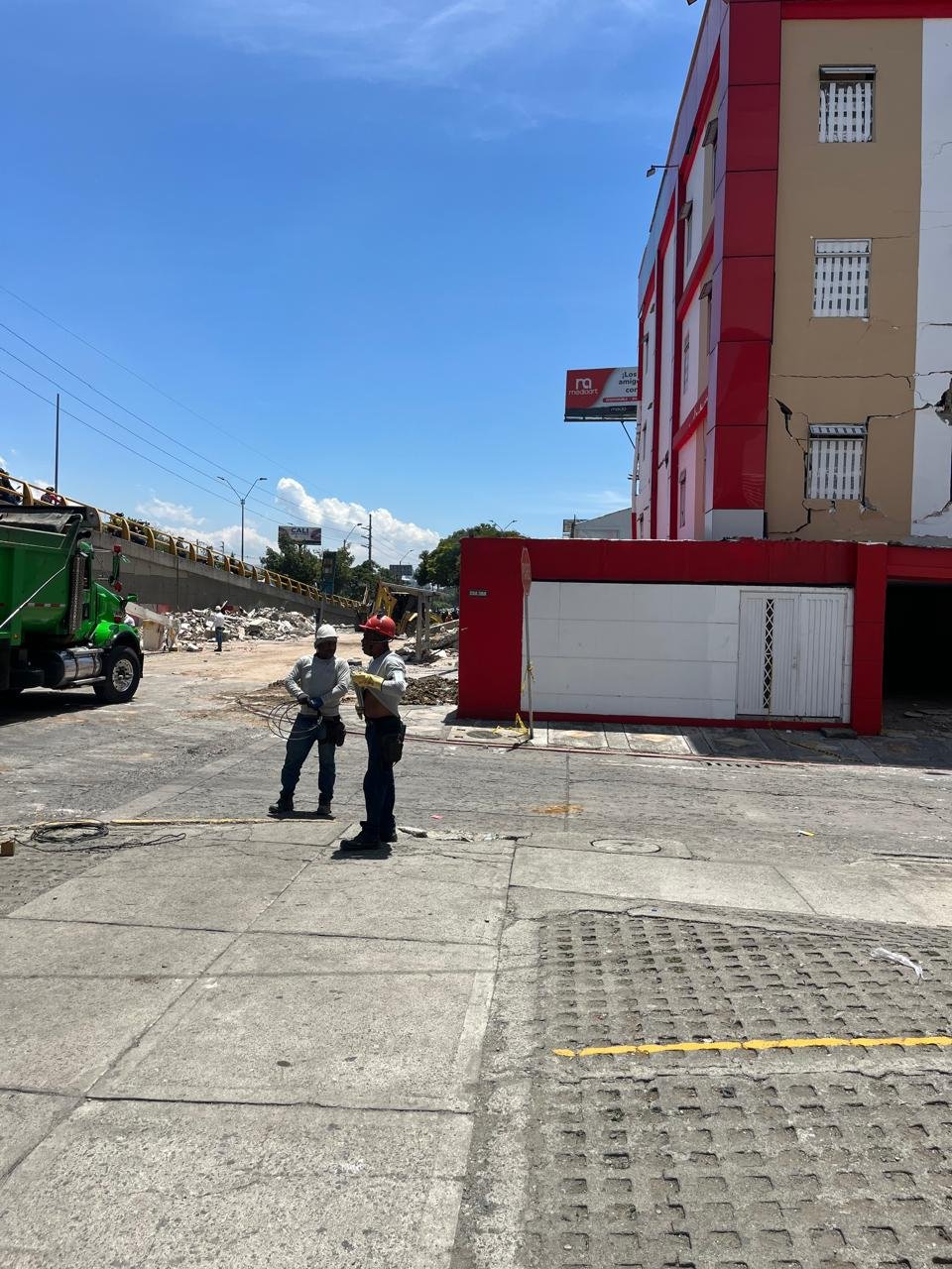 VIWI Ingeniería apoyando labores de iluminación y rescate en Cali - imagen 16