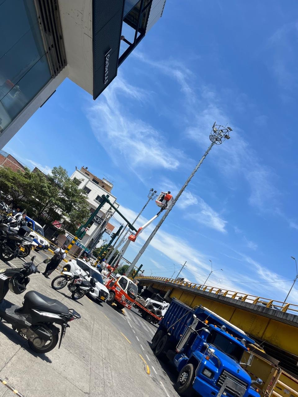 VIWI Ingeniería apoyando labores de iluminación y rescate en Cali - imagen 20